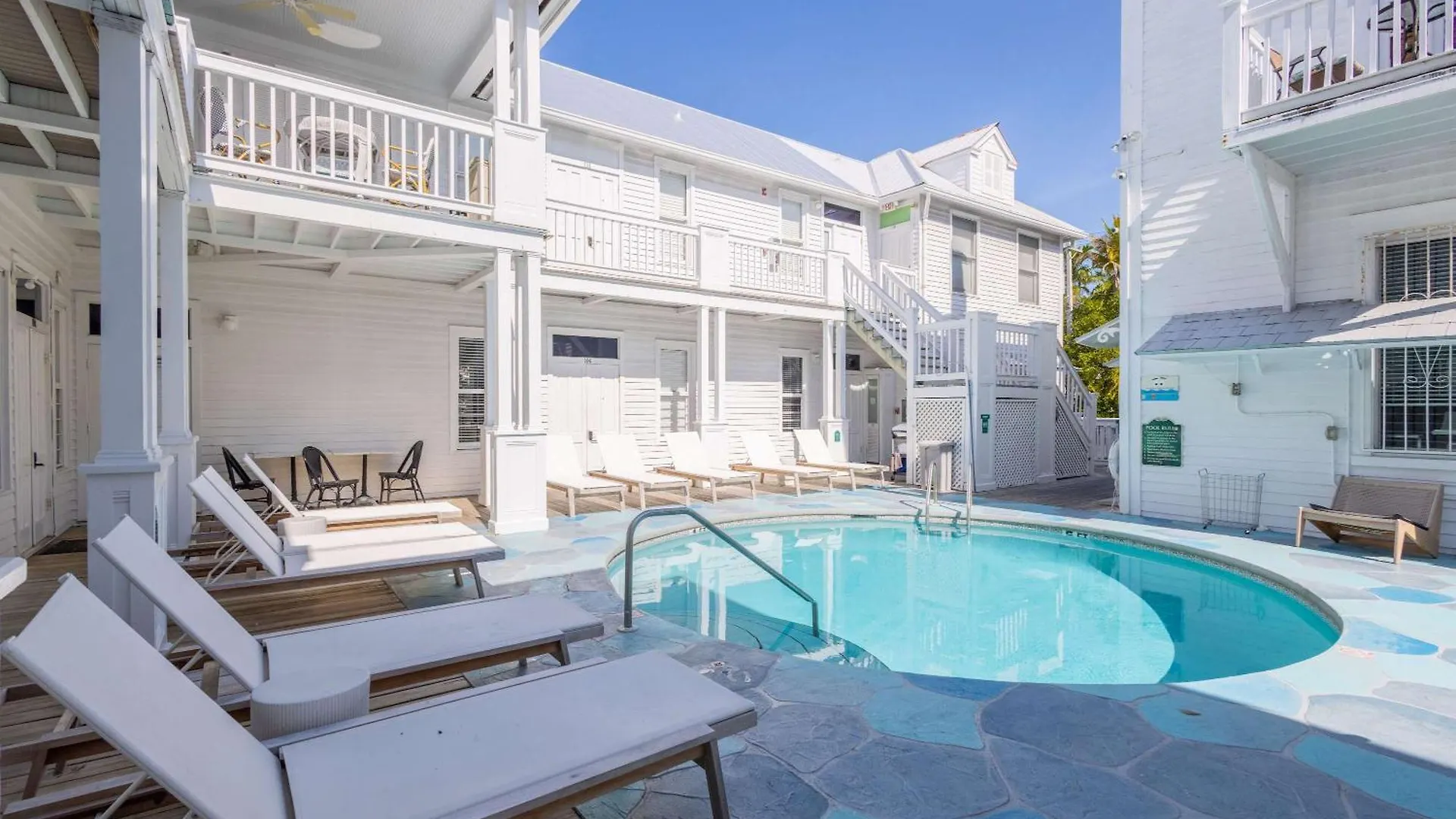 קי וסט Deluxe King With Balcony - At James House With Parking! אורחן קי וסט